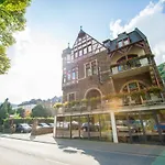Vinum Hotel 4*